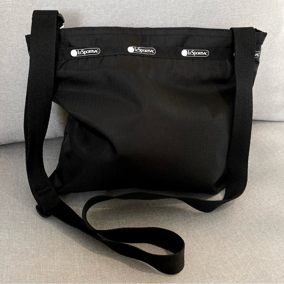 ♣️ LeSportsac Black Nylon Crossbody Bag Lightweight Travel Shoulder Purse - Picture 9 of 9